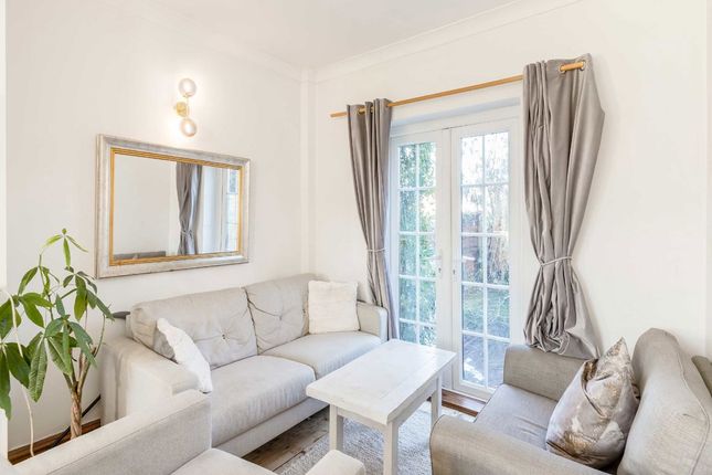 53, Dover House Road, London photo 3