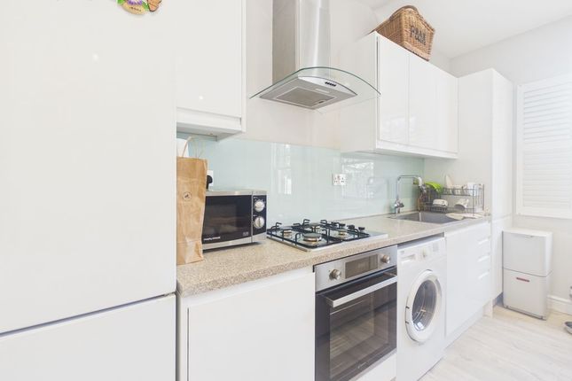 Flat 3, 7 Lyons Crescent, Tonbridge photo 4