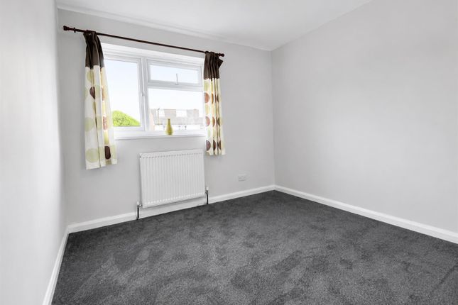 16A, Victoria Gardens, Hounslow photo 5