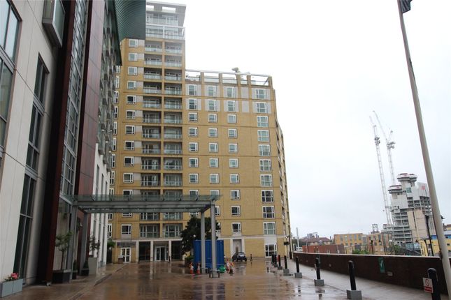 Thumbnail Flat to rent in Westferry Circus, London