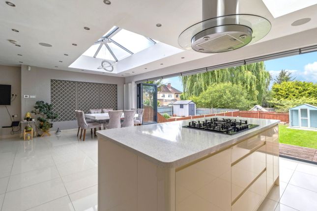 136, Elm Drive, Harrow photo 4
