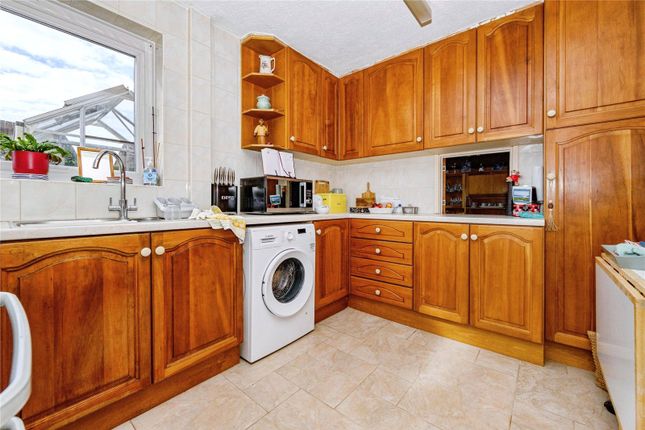 3, Thornbury, Bedfordshire photo 4