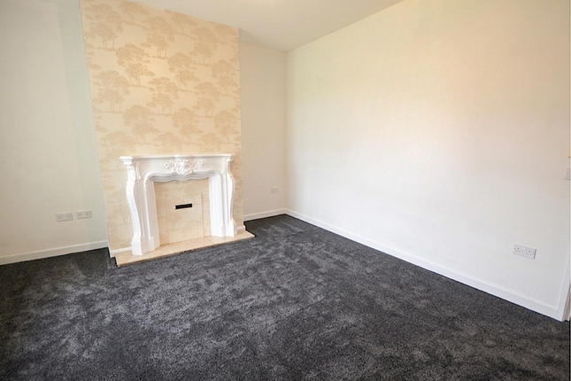 17 Princess Street, Radcliffe, Manchester photo 2