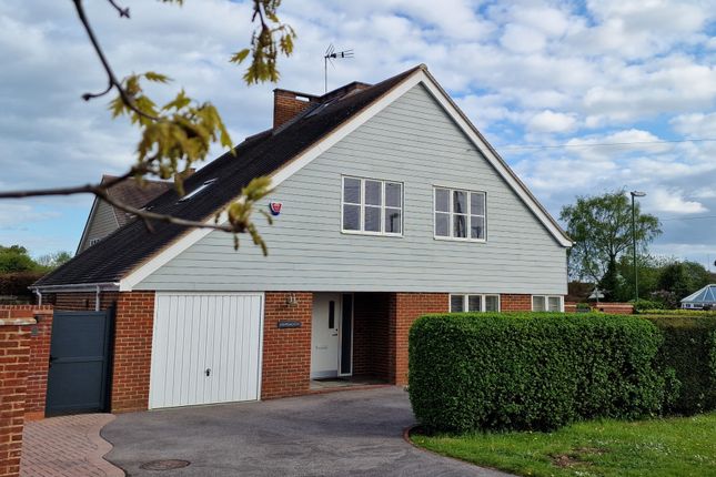 Thumbnail Detached house for sale in Worthing Road, Horsham