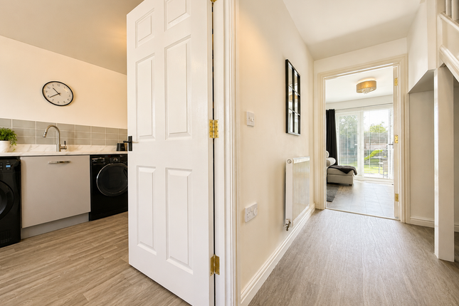19, Moorland Green, Swansea photo 2