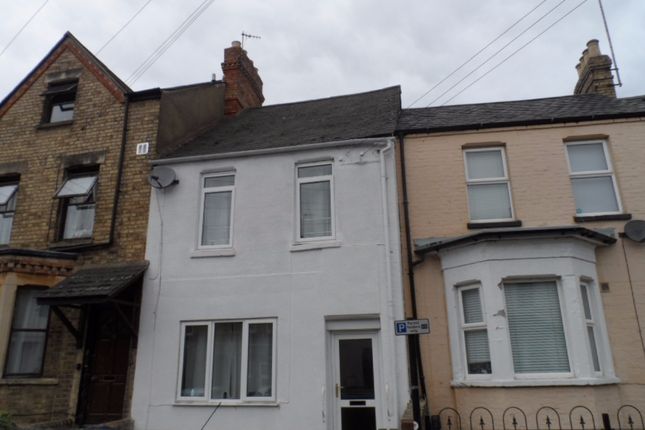 Terraced house to rent in Bullingdon Road, Oxford