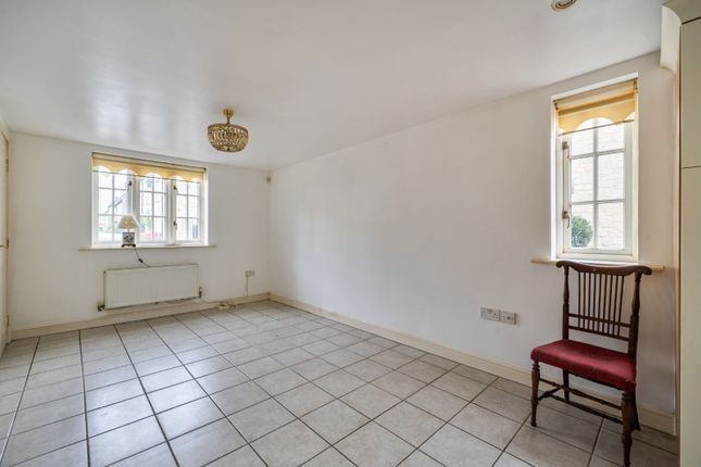 6, Oak Lane, Wiltshire photo 3