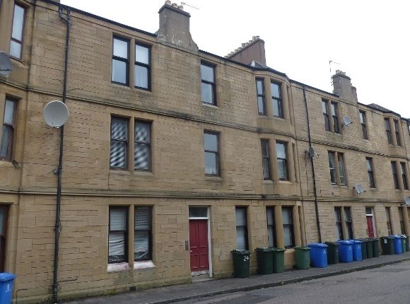 Thumbnail Flat to rent in Firs Street, Falkirk