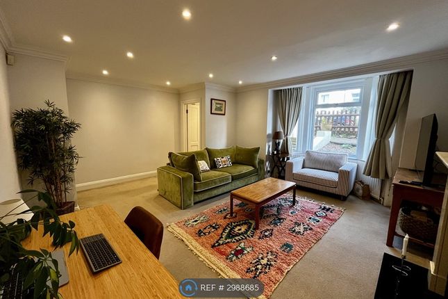 Lower Flat  Mount Pleasant Road, London photo 2