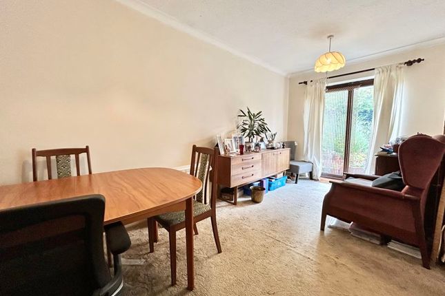 3, Derwent Drive, Dunstable photo 4