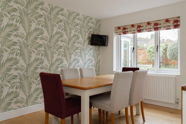 1, Clerks Croft, Bletchingley photo 5