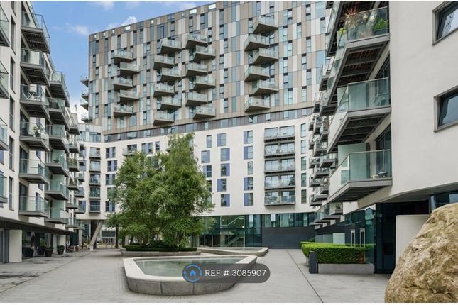 Tennyson Apartments Saffron Central Square, Croydon photo 2