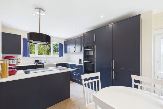 27, Carlton Drive, Paignton photo 5