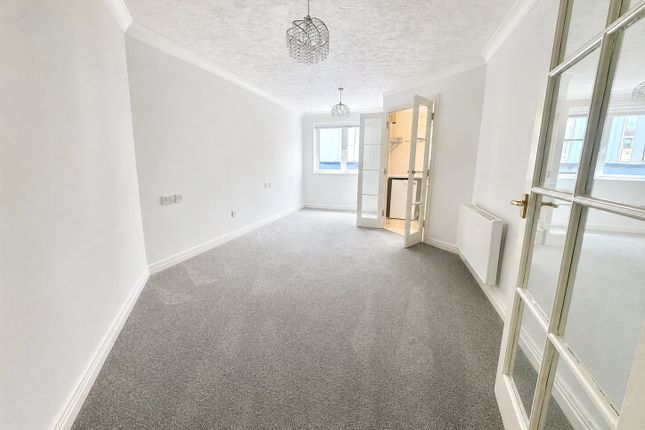 Flat 27, Royal Court Den Crescent, Teignmouth Devon, Devon photo 3