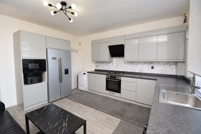Kensington Street, Keighley photo 4