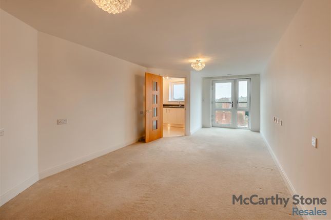 42 Edward House, Pegs Lane, Hertford photo 2
