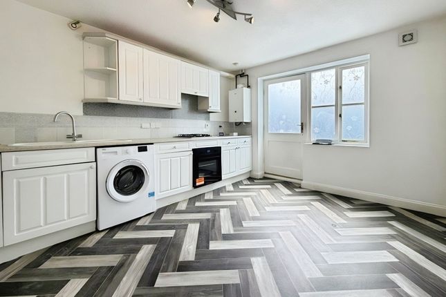 106, Peterborough photo 2