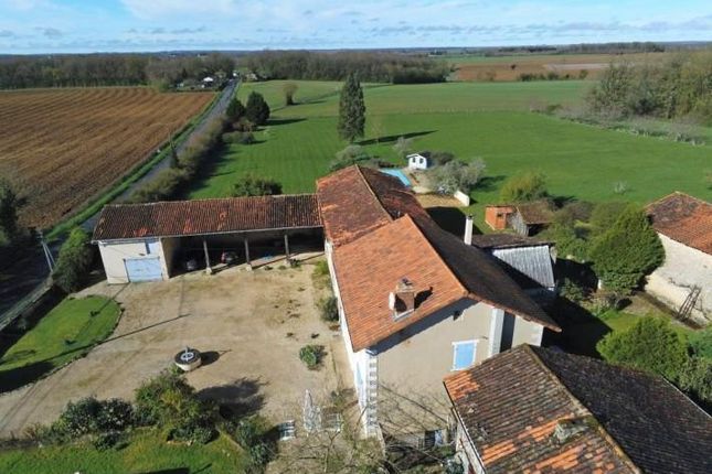 Farmhouse for sale in Cellefrouin, Poitou-Charentes, 16260, France