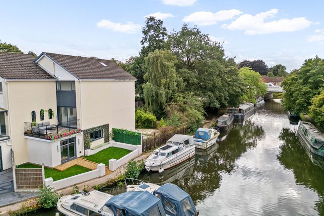 7 Waterbridge Court, Warrington photo 2