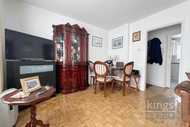 Flat for sale in Stanley Road, Enfield