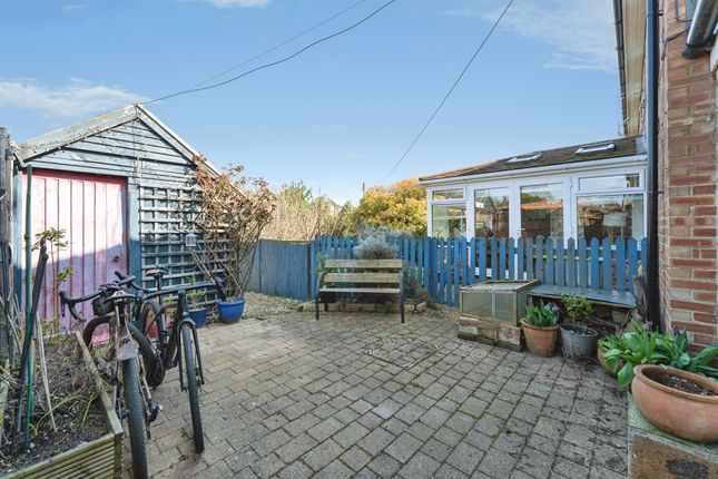 19, School Lane, THETFORD photo 3