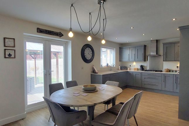 8, Churn Close, Telford photo 4