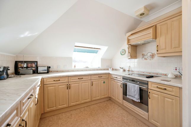 Flat for sale in The Gate House, 354 Sea Front, Hayling Island, Hampshire