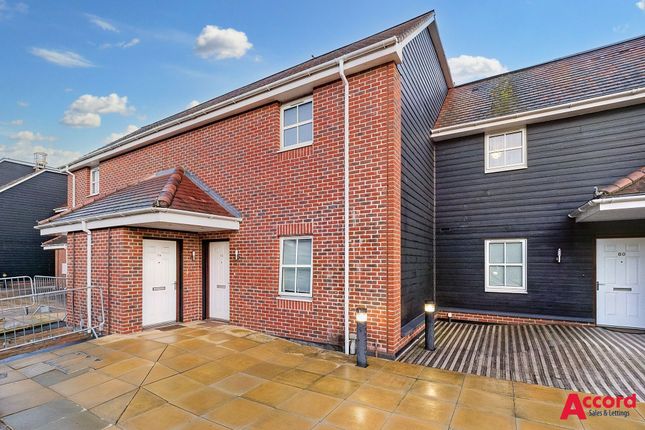 Flat for sale in Market Place, Nayland Court