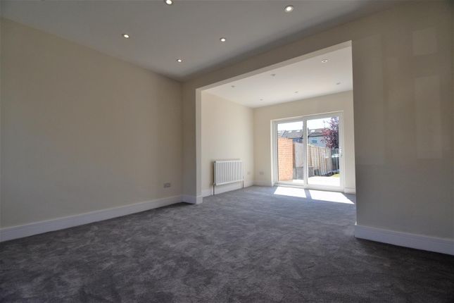 40, Dawlish Drive, Ruislip photo 3