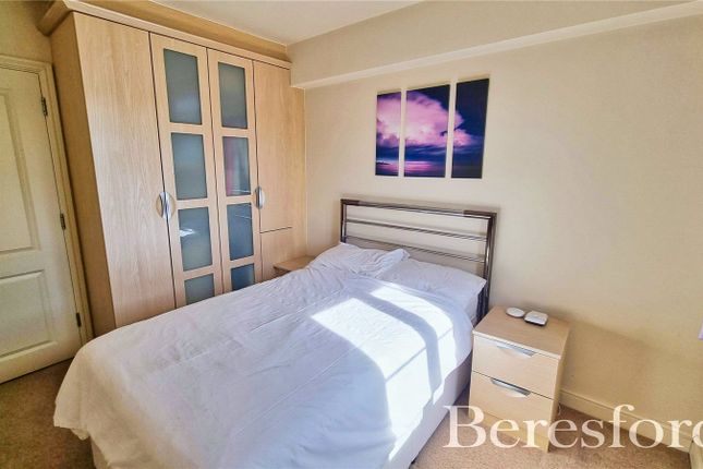 Flat for sale in Rose Court, Dolphin Approach