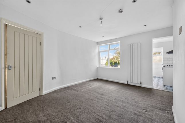 67, Lammas Avenue, Mitcham photo 3
