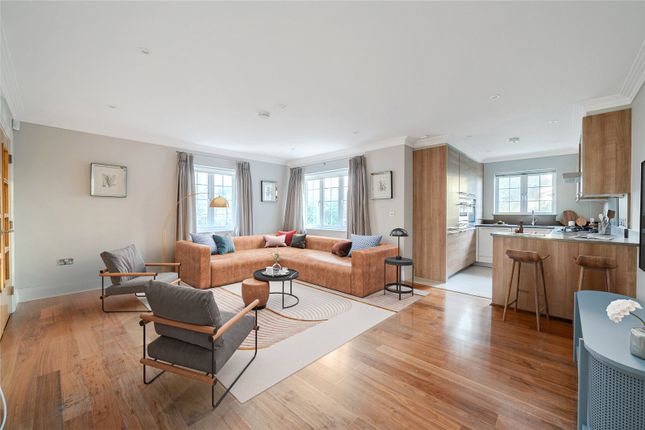 Flat 4, Clare Hill Court, 2, Claremont Lane, Esher photo 3