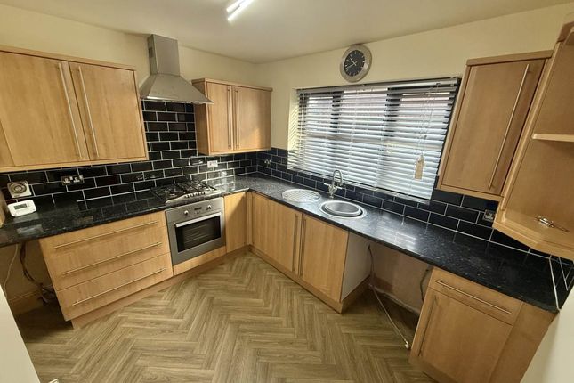 Sheffield Road, Birdwell Barnsley photo 2