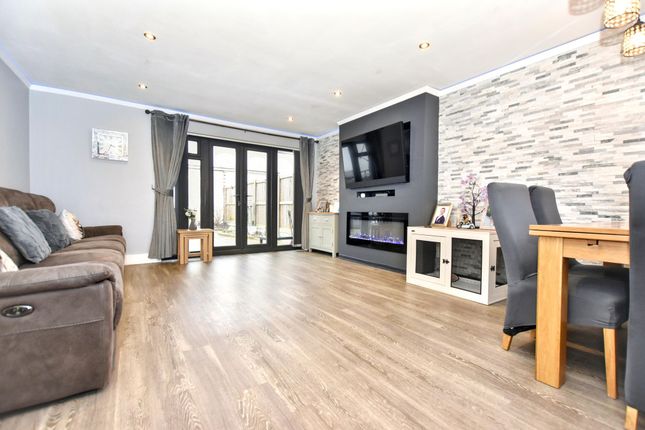 8 Harbledown Gardens, Margate photo 2