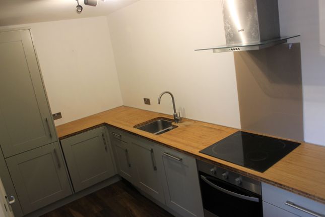 Thumbnail Flat to rent in Cobblers Close, Slough