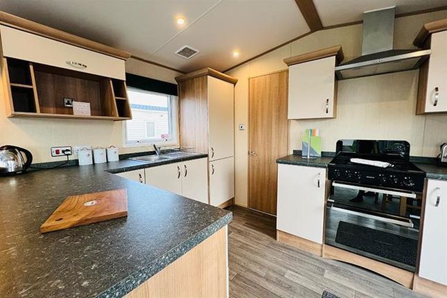 Mobile/park home for sale in Sleaford Road, Tattershall, Lincoln
