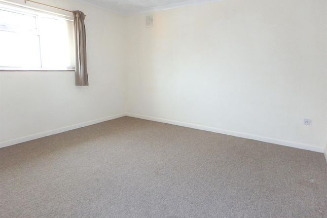 11, Crosby Court, Bouverie Close photo 5