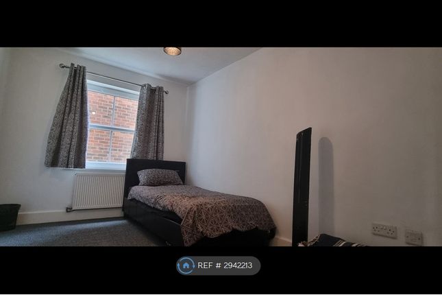 Flat, Henry Bird Way, Northampton photo 2