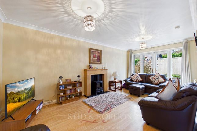 15, Woodcroft, Burntwood Road, Buckley photo 2