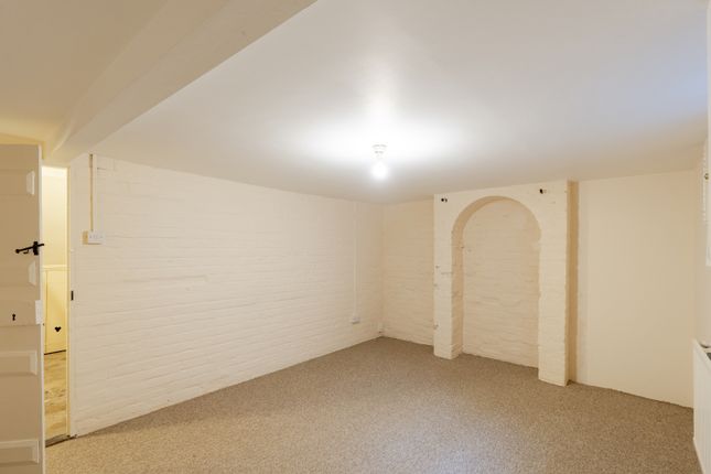 77 Woodstock Road-05524