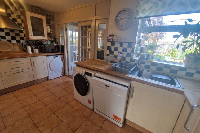 40, Barnfield Way, Staffordshire photo 3