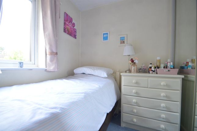 9 Bellview Manor, The Oaks, Ruislip photo 4