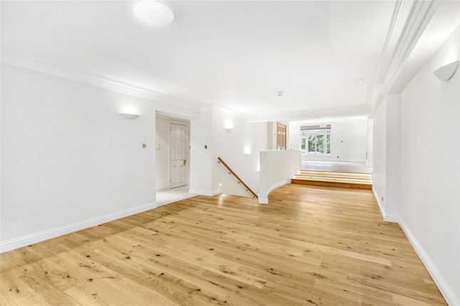 Thumbnail Terraced house to rent in Cadogan Place, Sloane Square, London