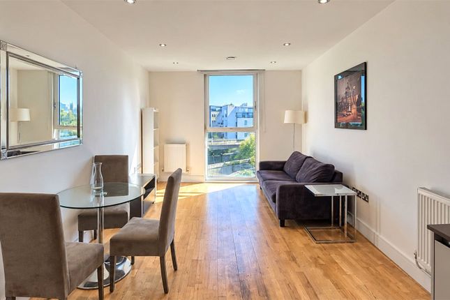 Flat 406, The Crescent, 2, Seager Place, London photo 3