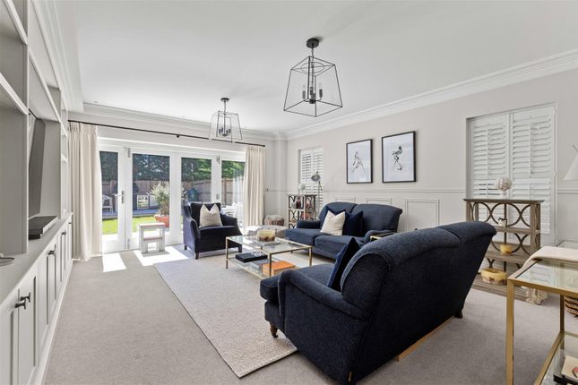 8, Windsor Grey Close, Ascot photo 2