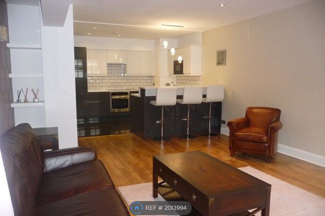 Flat to rent in Tamarind Court, London
