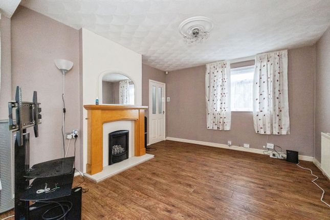 92, Tweedle Hill Road, Manchester photo 2