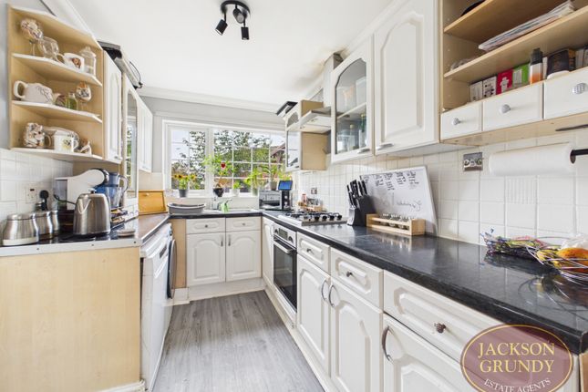 15, Pembroke Way, Daventry photo 4