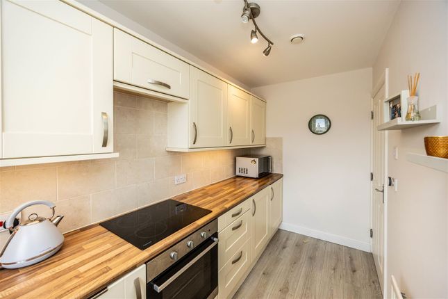 6, Crofts House, Spout Hill, Brighouse photo 3