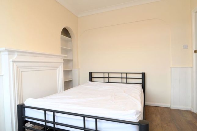 16 Mafeking Road, Brighton photo 4